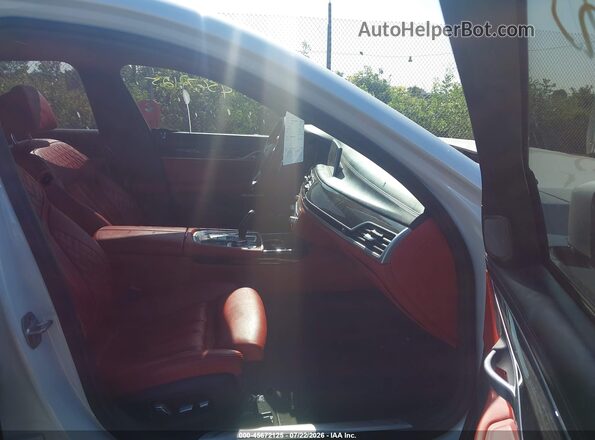 WBA7J2C56JB246262 2018 BMW 7 SERIES White Front interior view