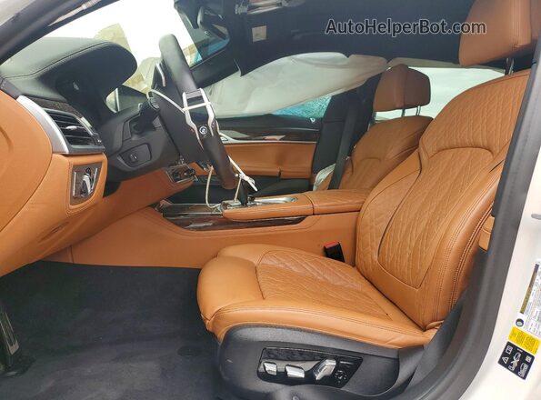WBA7U2C00MCF14655 2021 BMW 7 SERIES White Front interior view