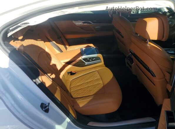 WBA7U2C00MCF14655 2021 BMW 7 SERIES White Rear interior view