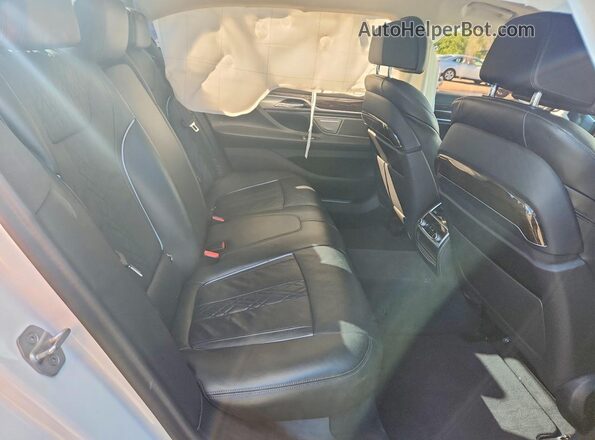 WBA7U2C02MCF93326 2021 BMW 7 SERIES White Հետևի նստատեղերի տեսք