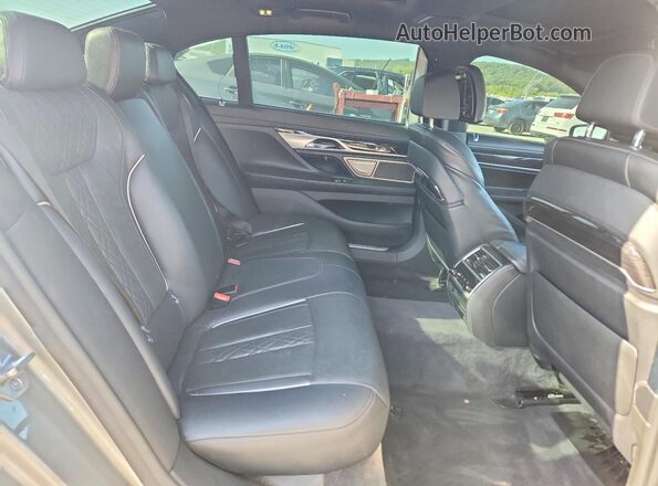 WBA7U2C08LGJ59870 2020 BMW 7 SERIES Silver Vista de los asientos traseros