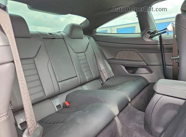 WBA83DA07SCU13693 2025 BMW M4 Blue Widok tylnych siedzeń