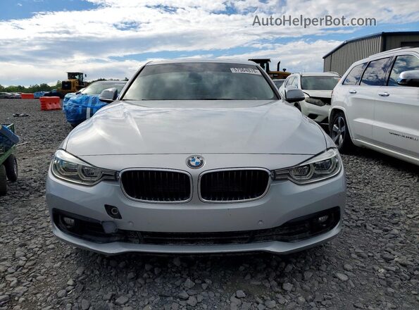 WBA8A3C53JA489382 2018 BMW 3 SERIES Серебряный Вид спереди