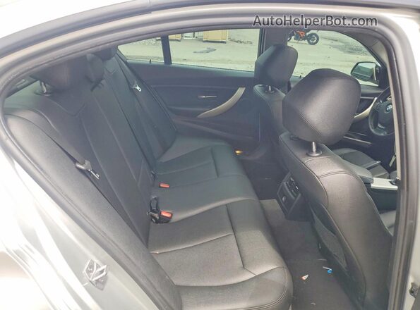 WBA8A3C53JA489382 2018 BMW 3 SERIES Серебряный Вид задних сидений