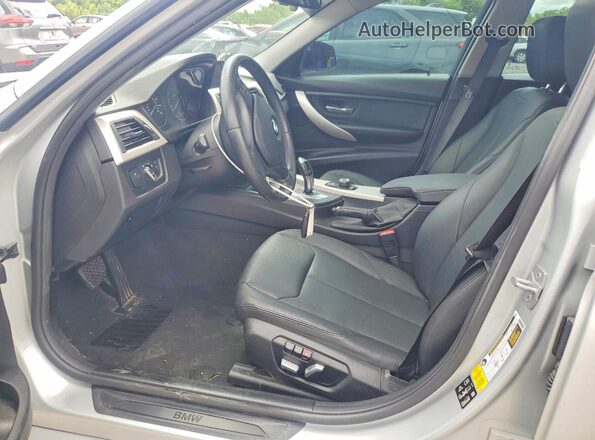 WBA8A3C53JA489382 2018 BMW 3 SERIES Серебряный Вид салона спереди