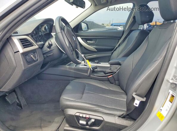 WBA8A9C52JAH14879 2018 BMW 3 SERIES Silver Front interior view