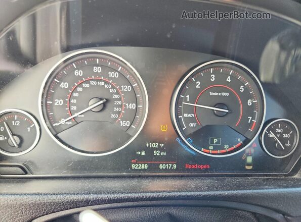 WBA8B3G3XHNU36042 2017 BMW 3 SERIES Black Instrument cluster view