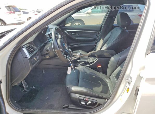 WBA8B3G56JNV00908 2018 BMW 3 SERIES White Front interior view