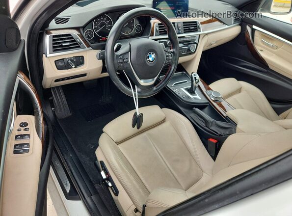 WBA8B9C56JEE81773 2018 BMW 3 SERIES White Dashboard view