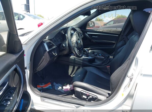 WBA8B9C5XJEE80948 2018 BMW 3 SERIES White Vista interior delantera