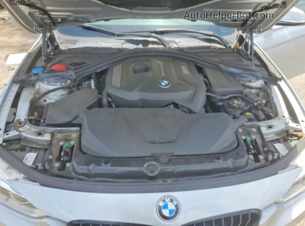 WBA8B9G32HNU56823 2017 BMW 3 SERIES Silver Widok wnętrza z tyłu