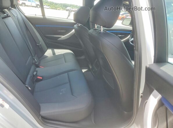 WBA8B9G32HNU56823 2017 BMW 3 SERIES Silver Widok tylnych siedzeń