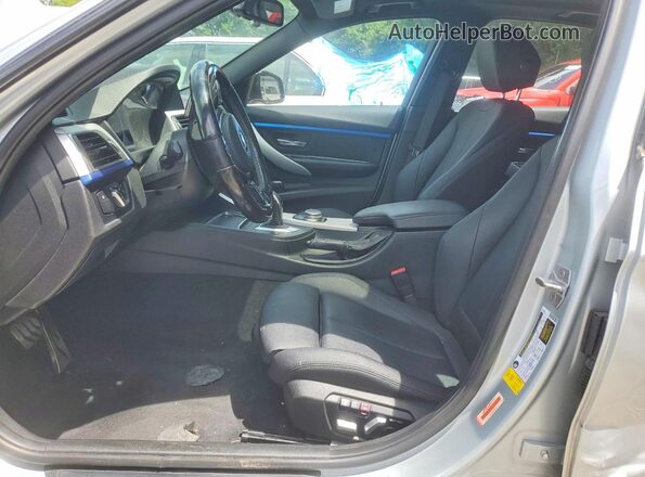 WBA8B9G32HNU56823 2017 BMW 3 SERIES Silver Widok wnętrza z przodu