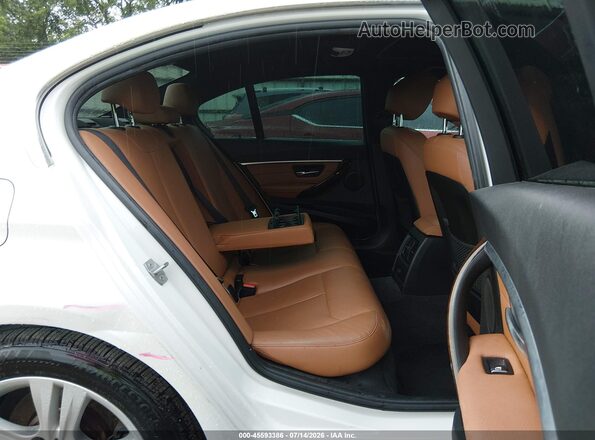WBA8B9G57HNU09479 2017 BMW 3 SERIES Белый Вид наклейки с VIN-кодом