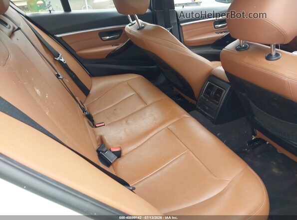 WBA8B9G5XHNU09203 2017 BMW 3 SERIES White VIN կոդի պիտակի տեսք