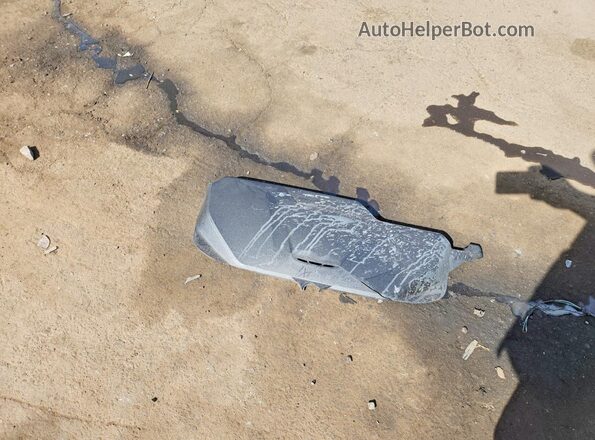 WBA8D9C52JA608386 2018 BMW 3 SERIES Blue Engine compartment view
