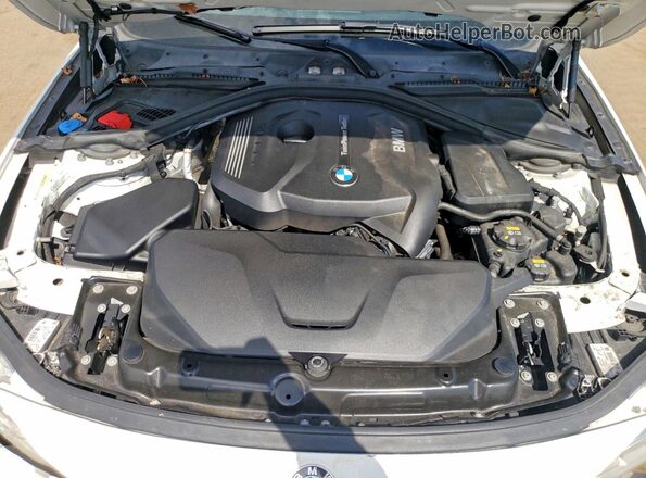 WBA8D9C56JEB35832 2018 BMW 3 SERIES White Rear interior view