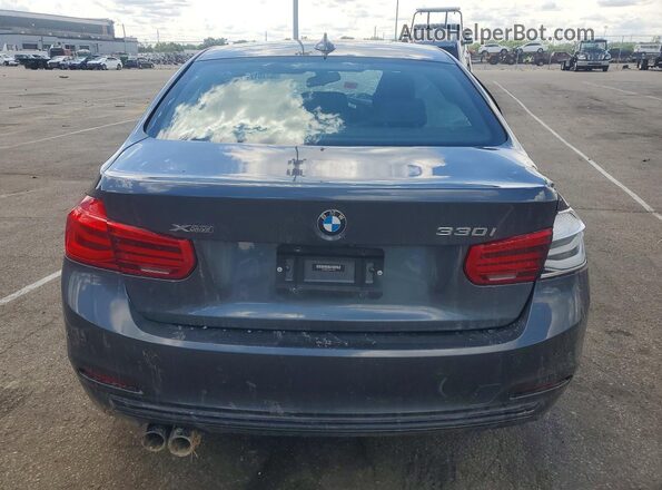 WBA8D9C59JA614301 2018 BMW 3 SERIES Gray Вид ззаду