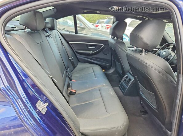 WBA8D9G32HNU65595 2017 BMW 3 SERIES Blue Vista de los asientos traseros