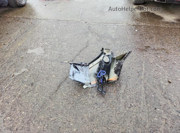 WBA8D9G36HNU64126 2017 BMW 3 SERIES Gray Engine compartment view
