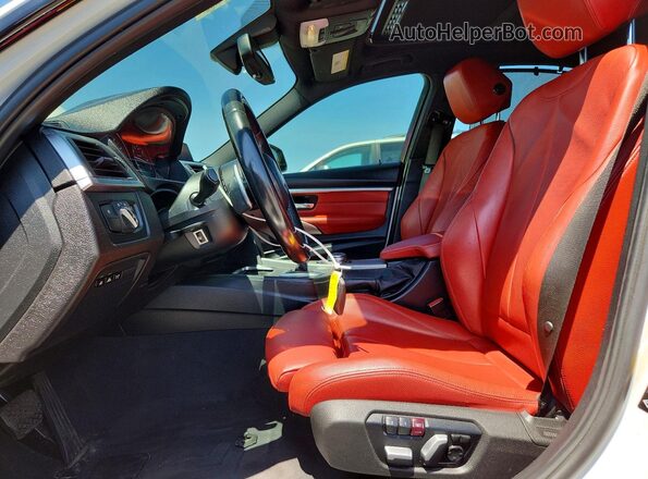 WBA8D9G57JNU71299 2018 BMW 3 SERIES White Front interior view