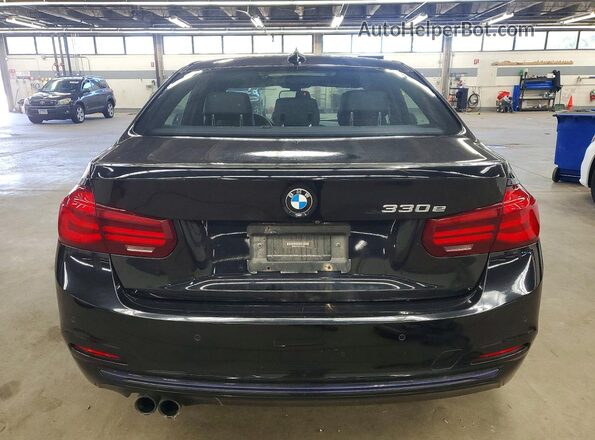 WBA8E1C52JA178048 2018 BMW 3 SERIES Black Հետևի տեսք