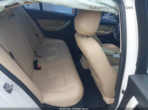 WBA8E1G53JNU93069 2018 BMW 3 SERIES White VIN კოდის სტიკერის ხედი