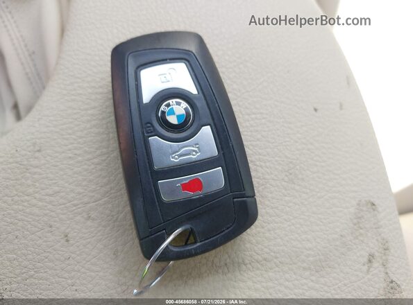 WBA8E1G55GNT37043 2016 BMW 3 SERIES White Вид панелі приладів