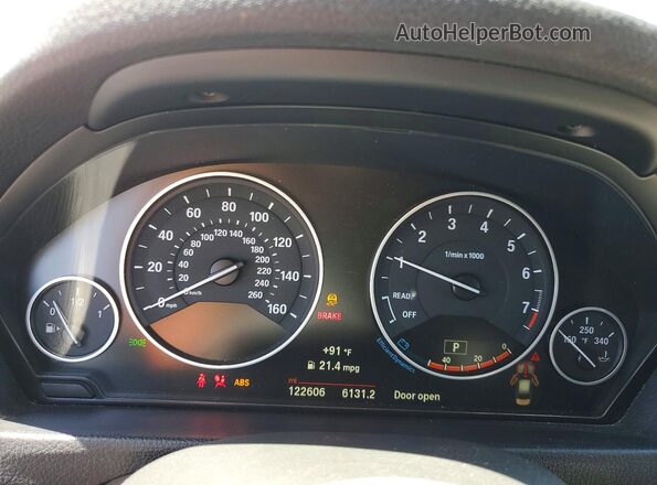 WBA8E1G56HNU14875 2017 BMW 3 SERIES Silver Widok zestawu wskaźników
