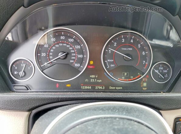 WBA8E9G57GNT42985 2016 BMW 3 SERIES Silver ხელსაწყოთა პანელის ხედი