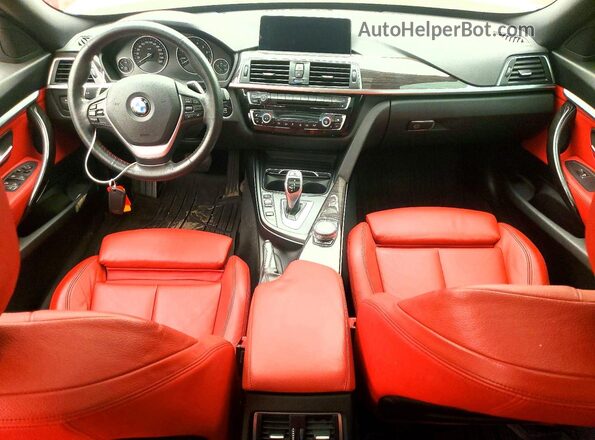WBA8Z9C38HG827019 2017 BMW 3 SERIES Белый Вид панели приборов