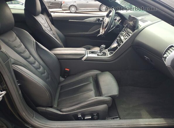 WBAAE4C02RCN50611 2024 BMW 8 SERIES Black Սալոնի դիմացի տեսք