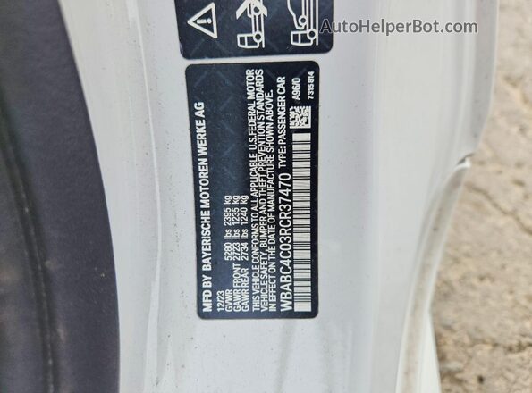 WBABC4C03RCR37470 2024 BMW M8 White Vista del compartimento del motor