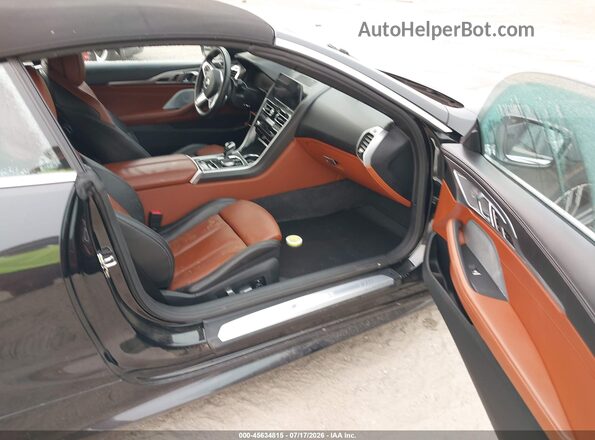 WBAFY4C08MCF96257 2021 BMW M8 Black Вид салону спереду