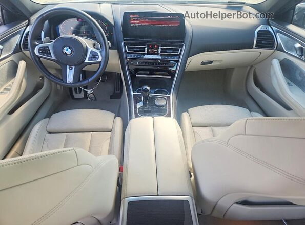 WBAGV4C05PCM39929 2023 BMW 8 SERIES Black Vista del salpicadero