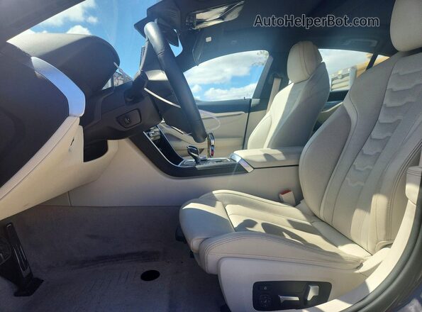 WBAGV4C05PCM39929 2023 BMW 8 SERIES Black Vista interior delantera