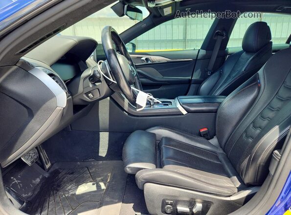 WBAGV4C0XPCM28649 2023 BMW 8 SERIES Синий Вид салона спереди