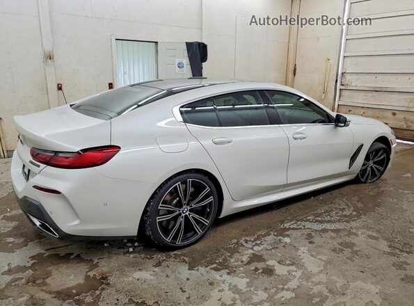 WBAGV8C00NCG97413 2022 BMW M8 White Trasero derecho