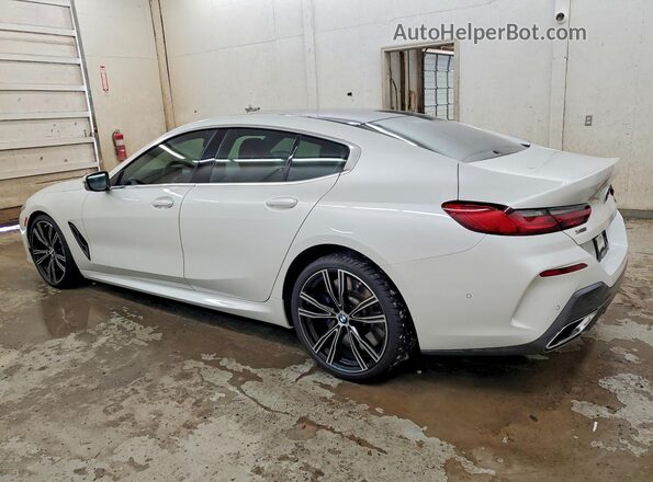 WBAGV8C00NCG97413 2022 BMW M8 White Trasero izquierdo