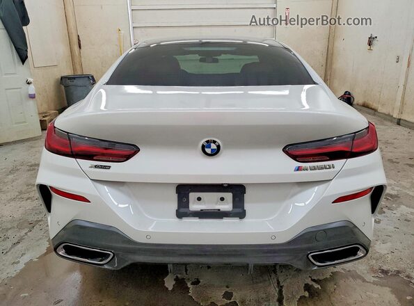 WBAGV8C00NCG97413 2022 BMW M8 White Vista trasera
