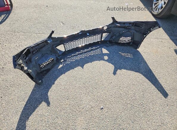 WBAGV8C00NCH86012 2022 BMW M8 Black Engine compartment view