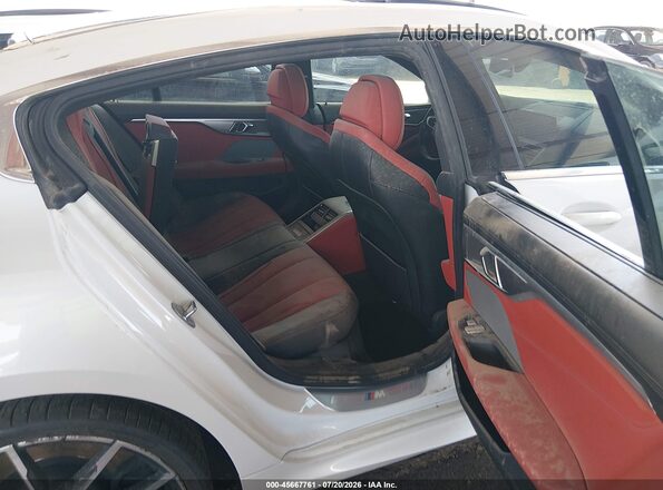 WBAGV8C03LCE47824 2020 BMW M8 White VIN կոդի պիտակի տեսք