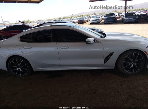 WBAGV8C03LCE47824 2020 BMW M8 White Սալոնի հետևի տեսք