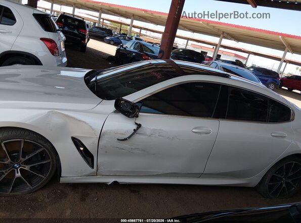 WBAGV8C03LCE47824 2020 BMW M8 White Սալոնի 360 աստիճան տեսք