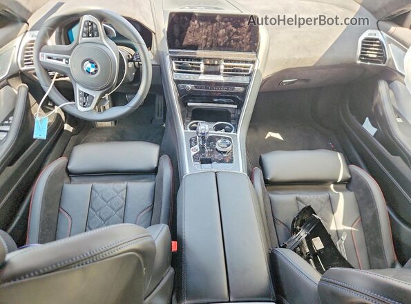WBAGV8C03TCW98467 2026 BMW M8 Purple Առջևի վահանակի տեսք