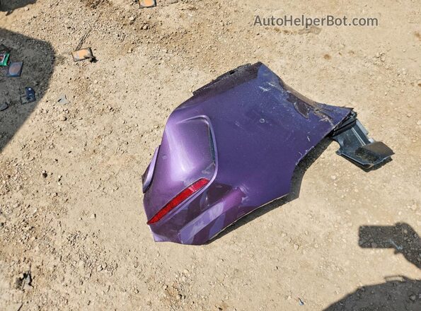 WBAGV8C03TCW98467 2026 BMW M8 Purple Շարժիչի բաժամունքի տեսք