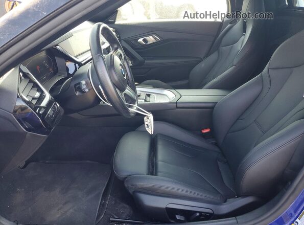 WBAHF3C03PWY27056 2023 BMW Z4 Blue წინა სალონის ხედი
