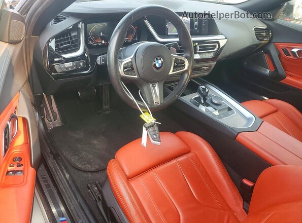 WBAHF3C5XKWW52664 2019 BMW Z4 Silver Вид панелі приладів