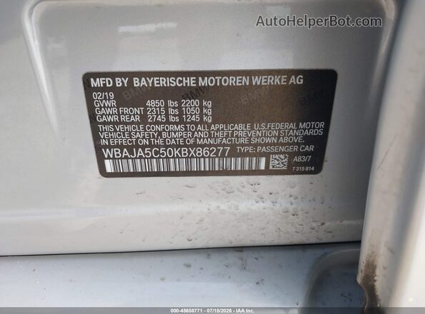 WBAJA5C50KBX86277 2019 BMW 5 SERIES Silver VIN კოდის სტიკერის ხედი