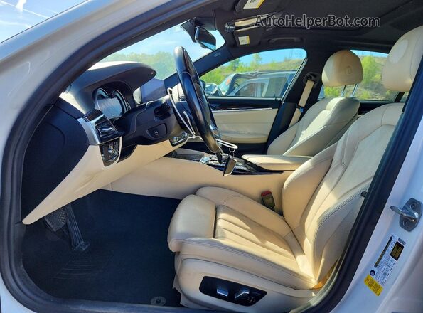 WBAJA5C50KG900930 2019 BMW 5 SERIES White Widok wnętrza z przodu